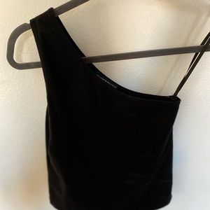 black one shoulder tank